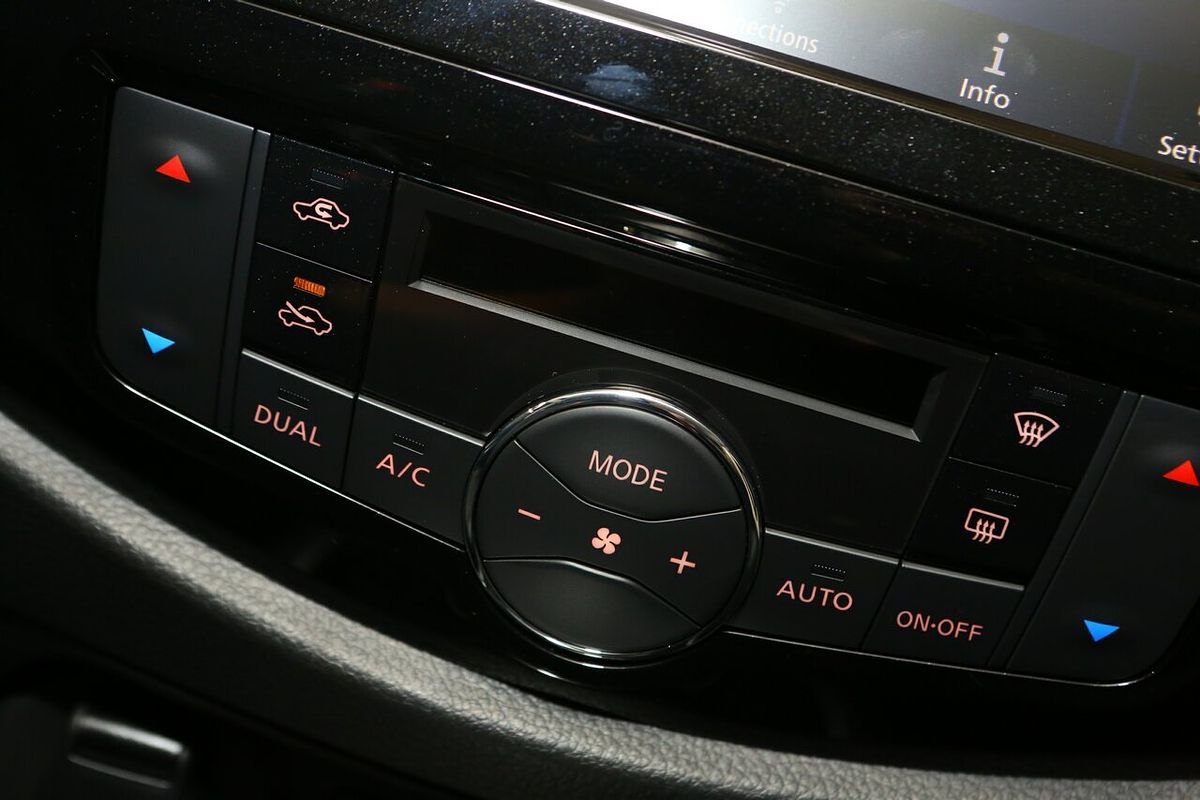 2025 Nissan Navara PRO-4X D23 4X4