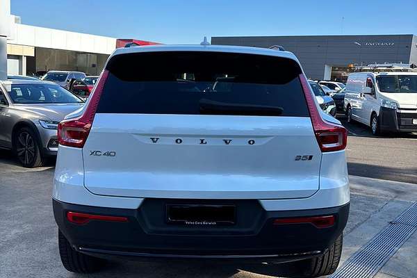 2023 Volvo XC40 Ultimate B5 Dark