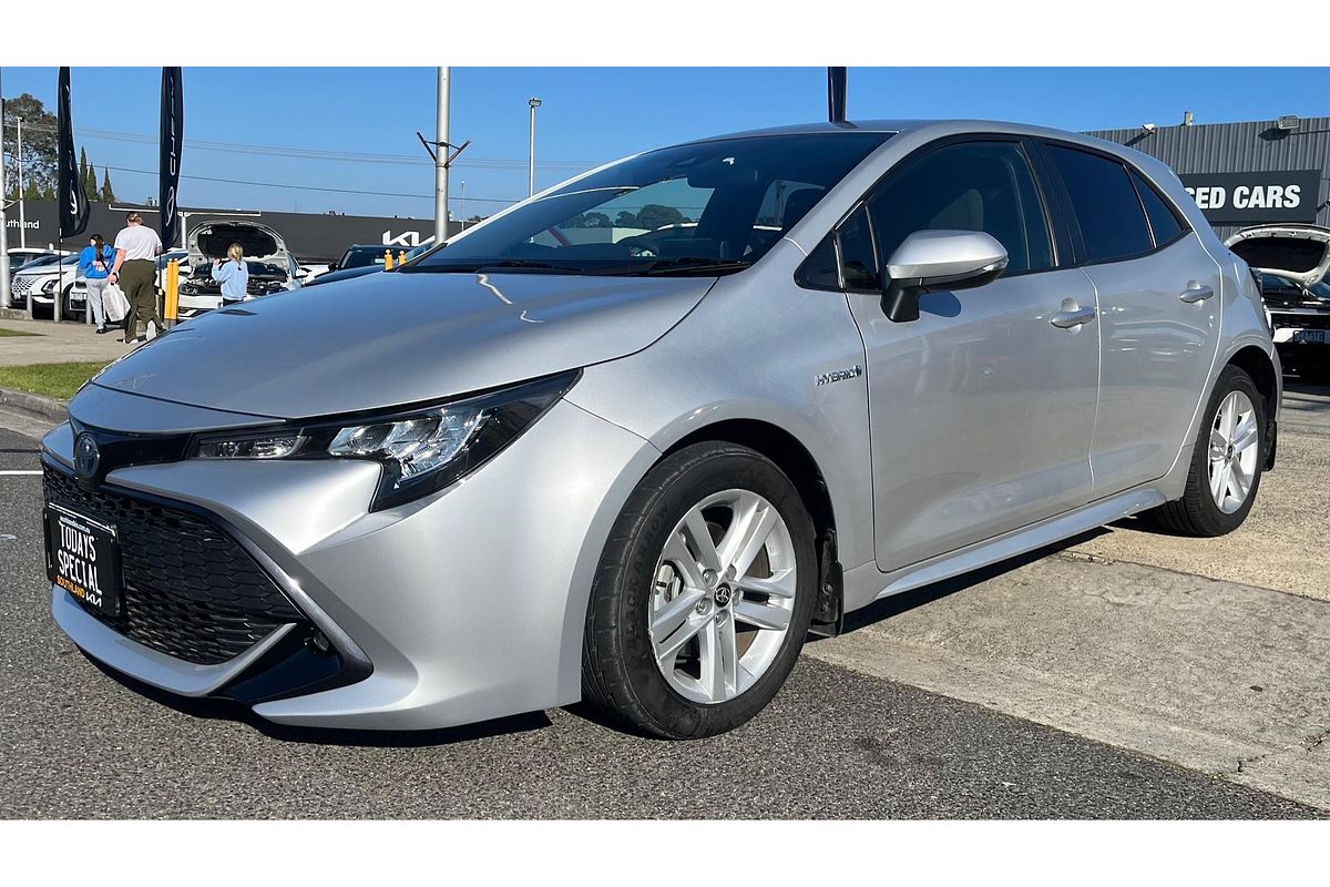 2018 Toyota Corolla SX Hybrid ZWE211R