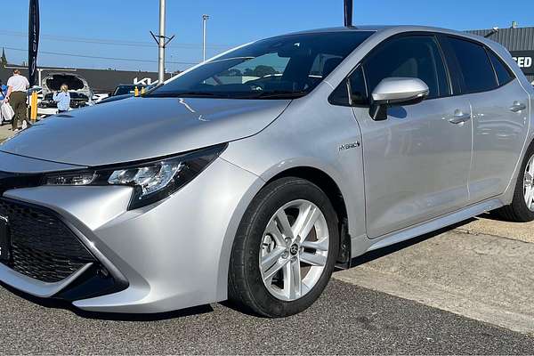 2018 Toyota Corolla SX Hybrid ZWE211R