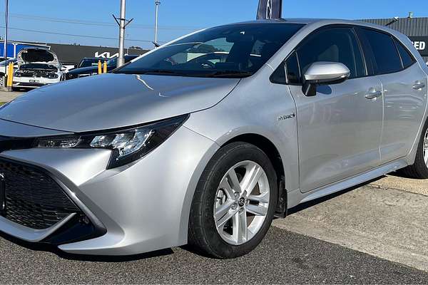 2018 Toyota Corolla SX Hybrid ZWE211R