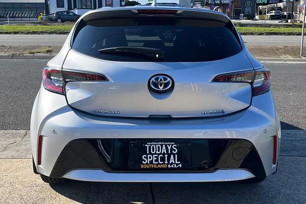 2018 Toyota Corolla SX Hybrid ZWE211R