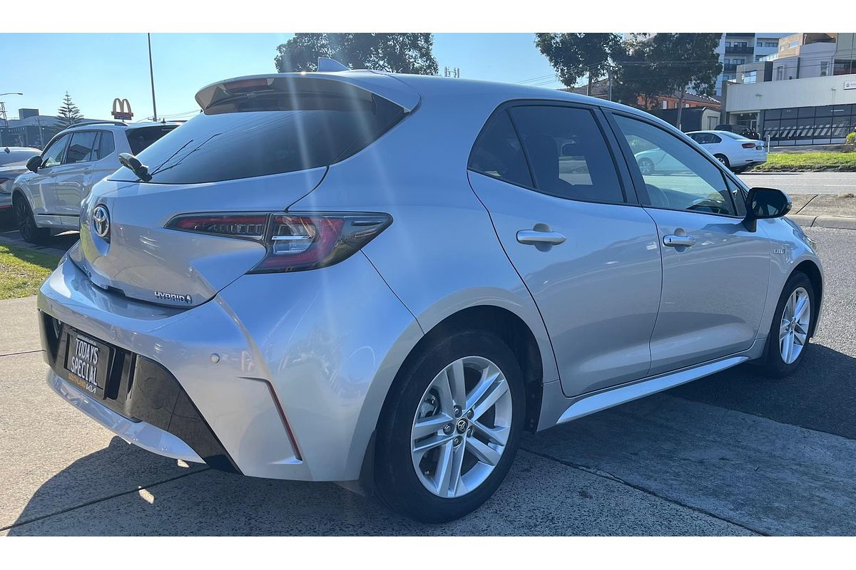 2018 Toyota Corolla SX Hybrid ZWE211R