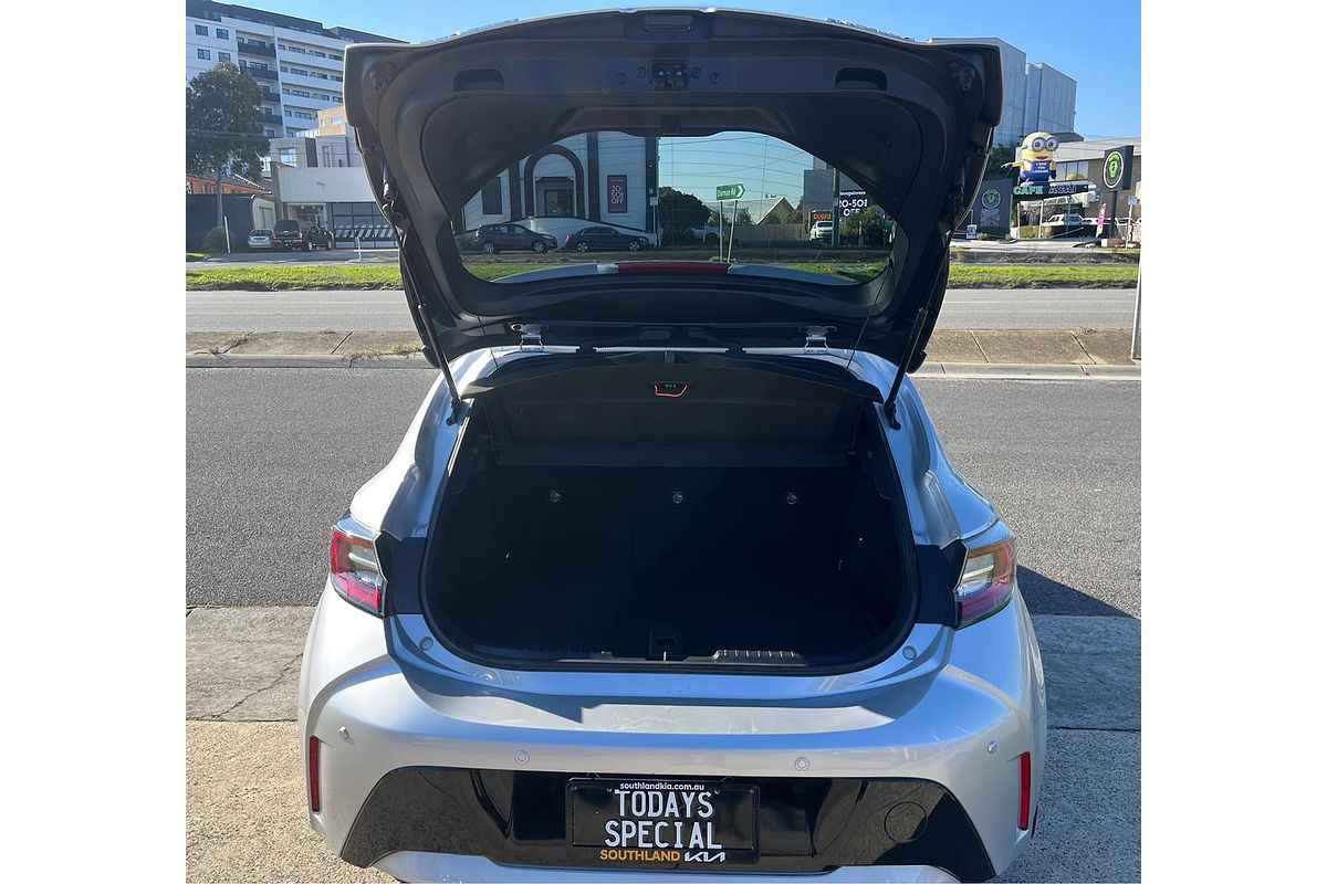 2018 Toyota Corolla SX Hybrid ZWE211R