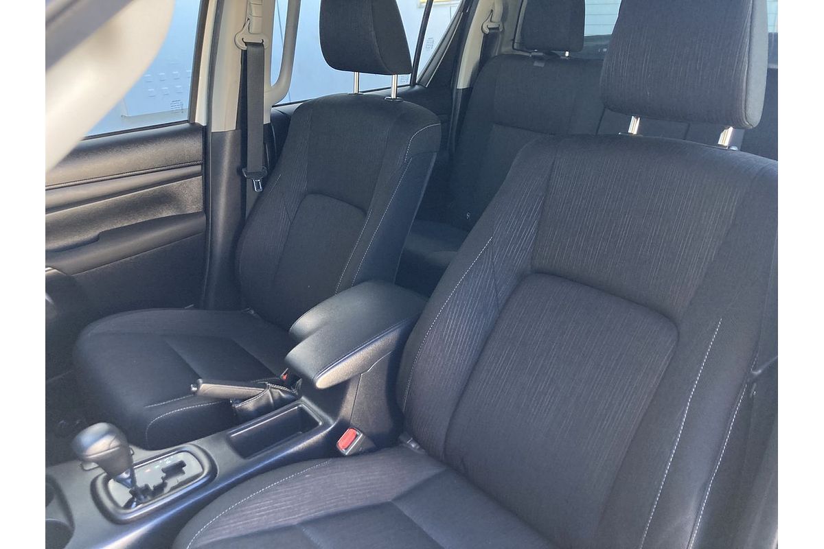 2017 Toyota Hilux SR GUN126R 4X4
