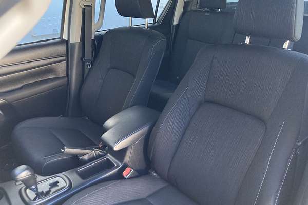 2017 Toyota Hilux SR GUN126R 4X4