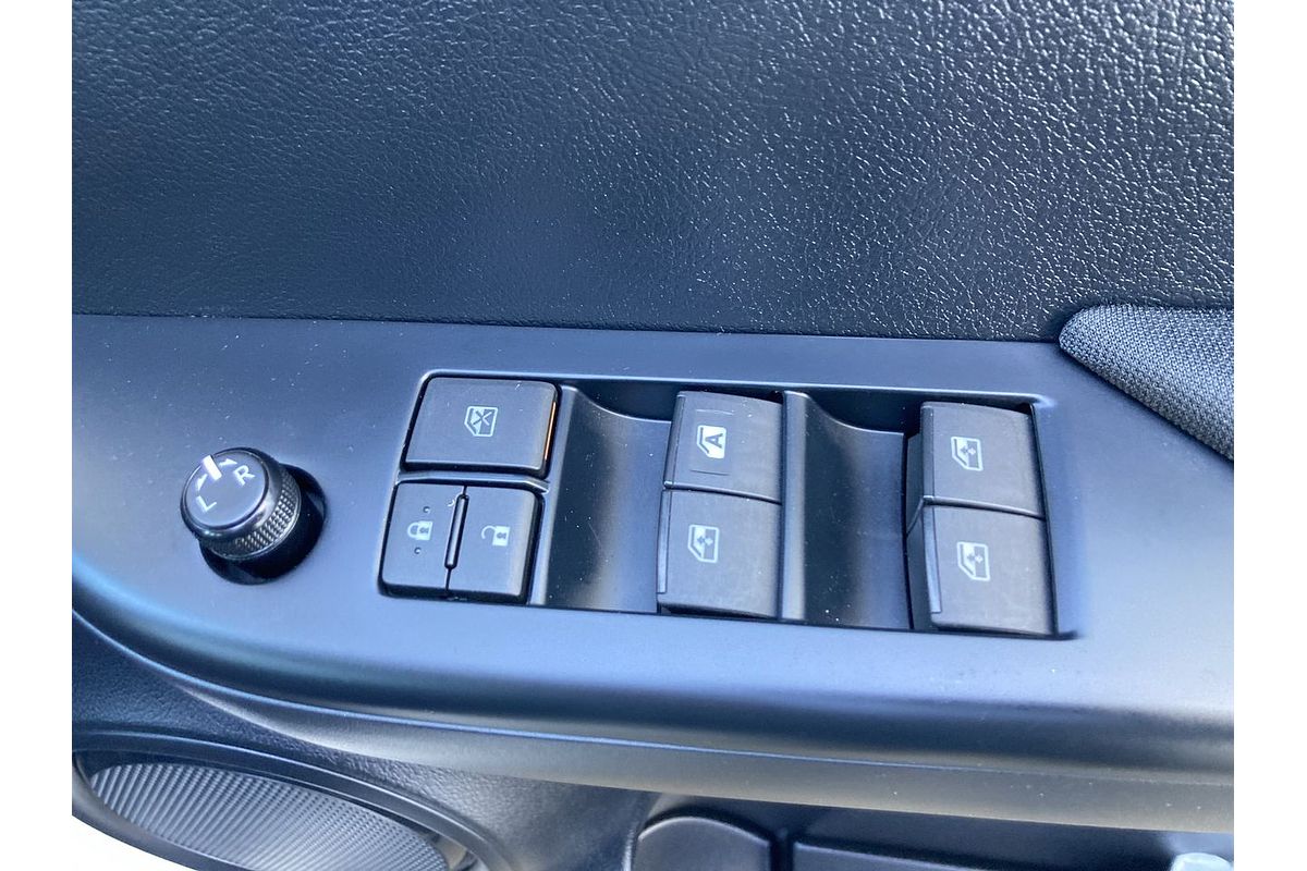 2017 Toyota Hilux SR GUN126R 4X4