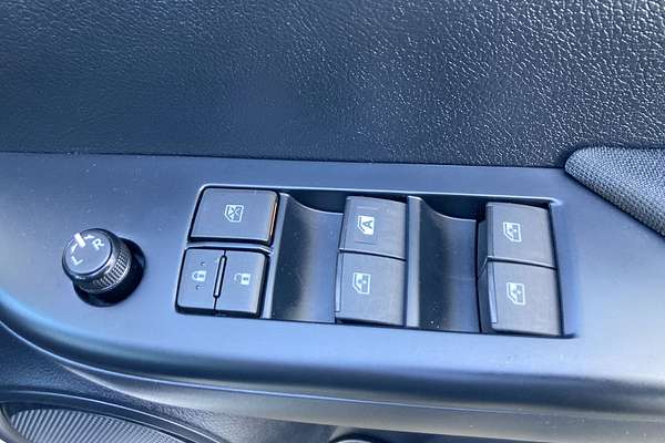 2017 Toyota Hilux SR GUN126R 4X4