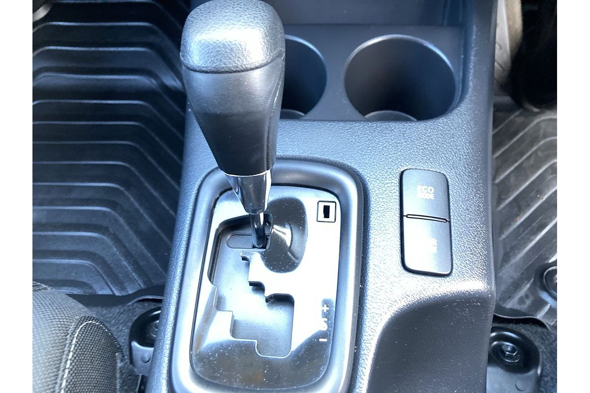 2017 Toyota Hilux SR GUN126R 4X4