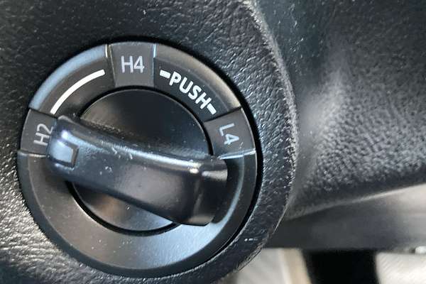 2017 Toyota Hilux SR GUN126R 4X4