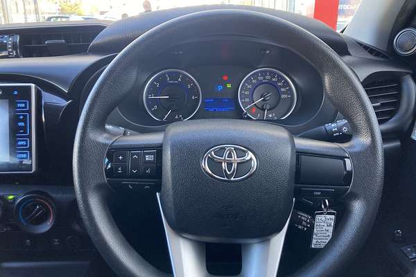2017 Toyota Hilux SR GUN126R 4X4
