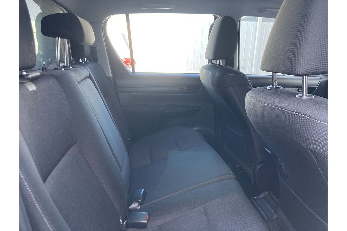 2017 Toyota Hilux SR GUN126R 4X4