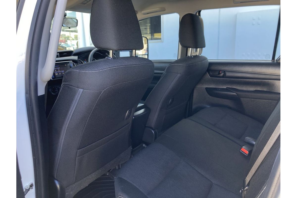 2017 Toyota Hilux SR GUN126R 4X4