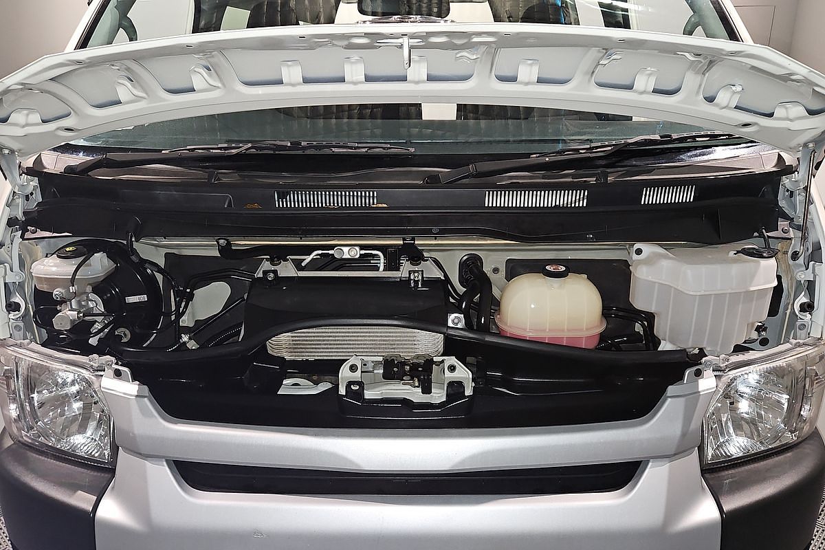 2018 Toyota Hiace Commuter KDH223R