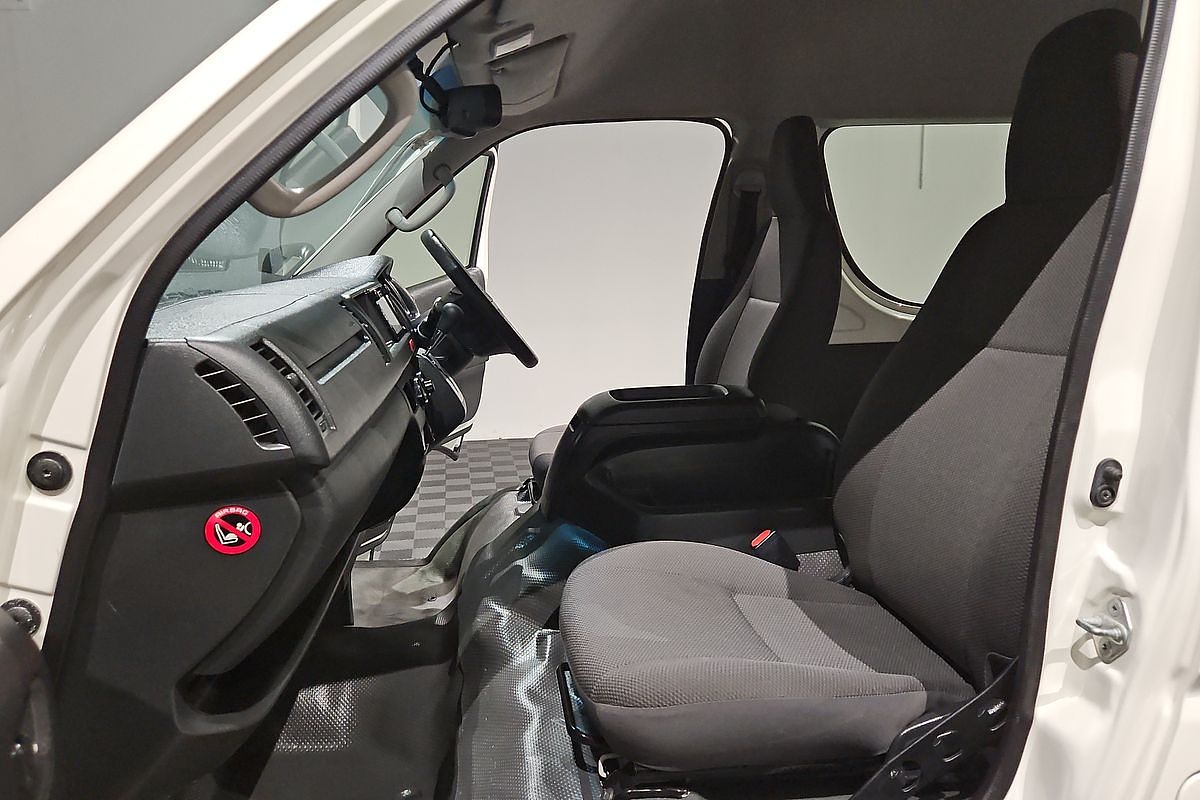 2018 Toyota Hiace Commuter KDH223R