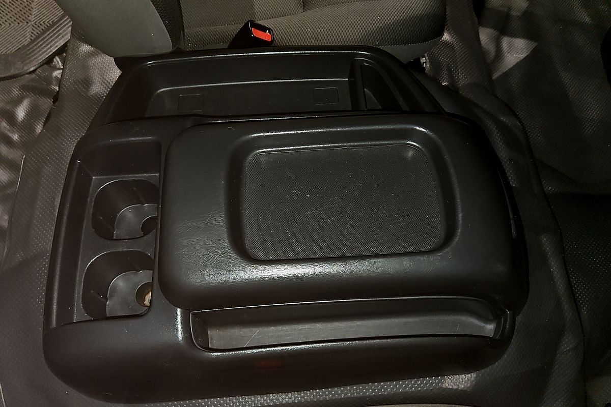 2018 Toyota Hiace Commuter KDH223R