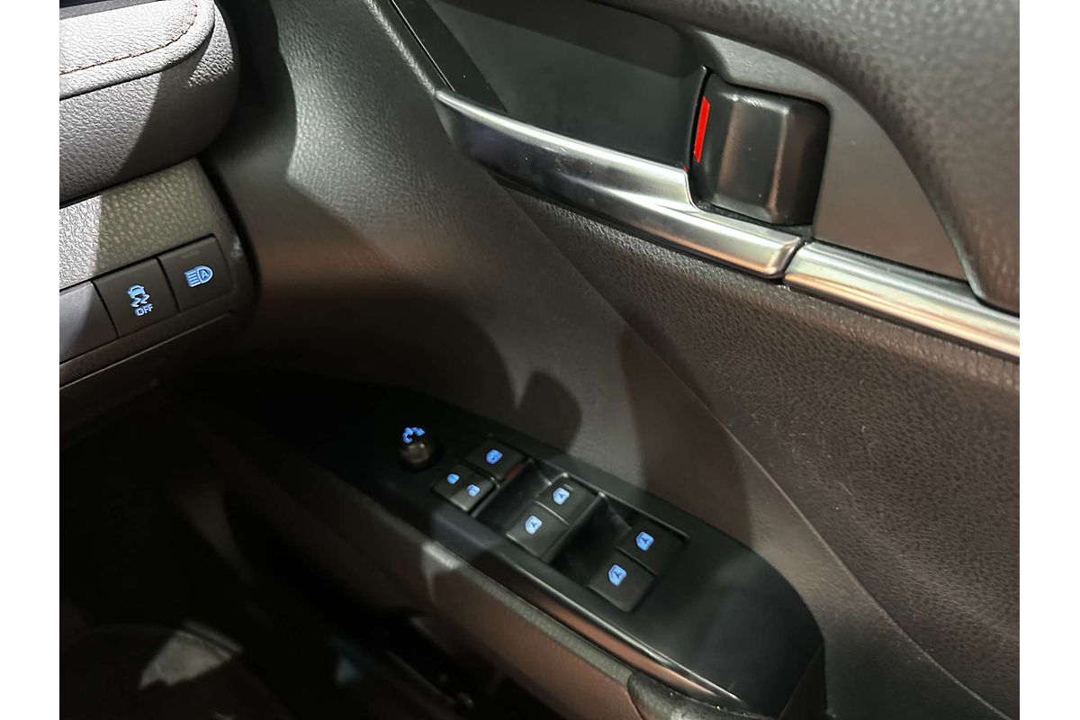 2020 Toyota Camry Ascent Sport AXVH70R