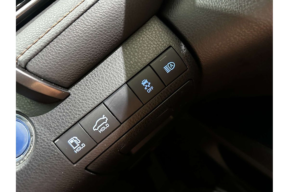 2020 Toyota Camry Ascent Sport AXVH70R