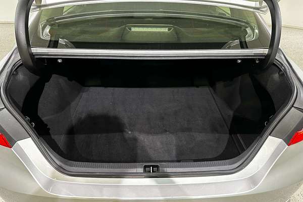 2020 Toyota Camry Ascent Sport AXVH70R
