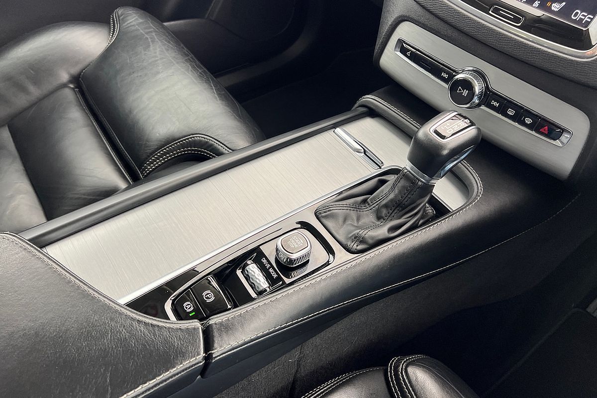 2020 Volvo XC90 D5 Momentum