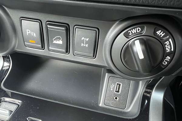 2025 Nissan Navara ST-X D23 4X4