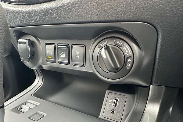 2024 Nissan Navara ST D23 4X4