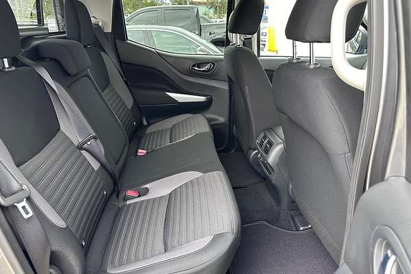 2024 Nissan Navara ST D23 4X4