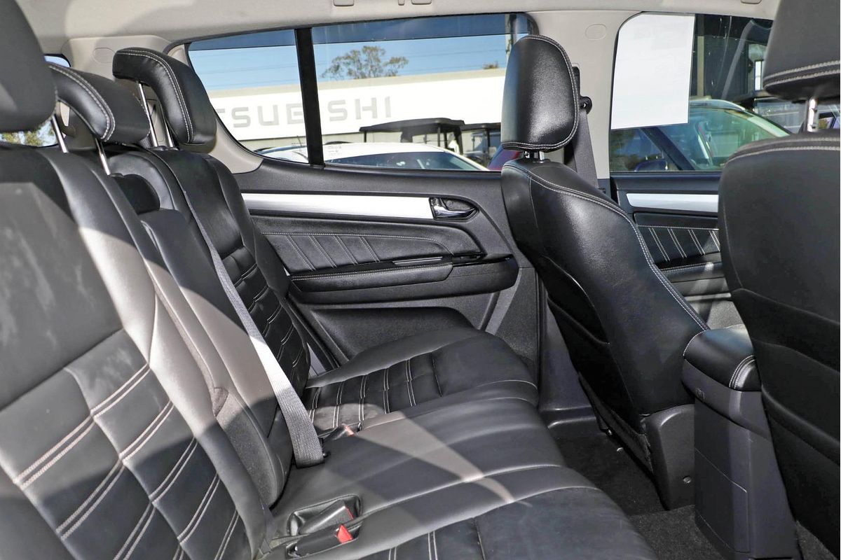 2017 Isuzu MU-X LS-T