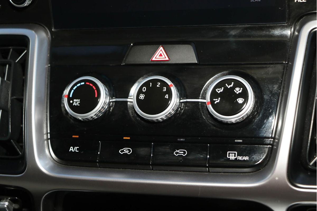 2021 Kia Sorento S MQ4
