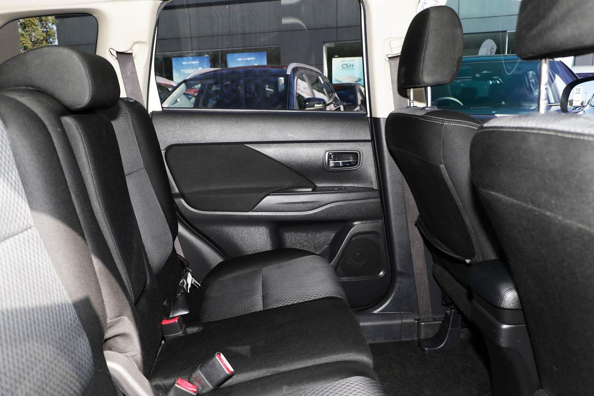 2016 Mitsubishi Outlander XLS ZK