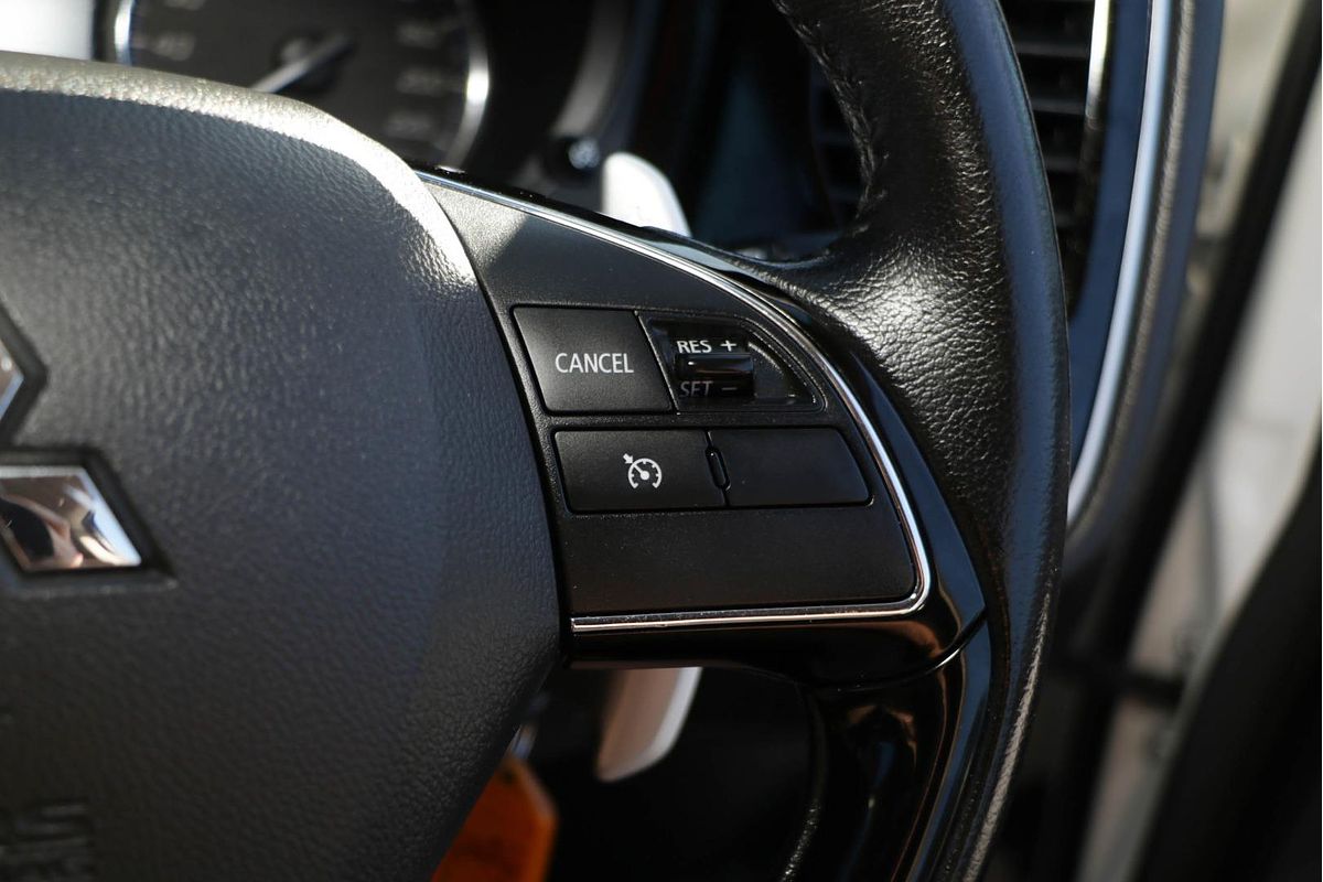 2016 Mitsubishi Outlander XLS ZK