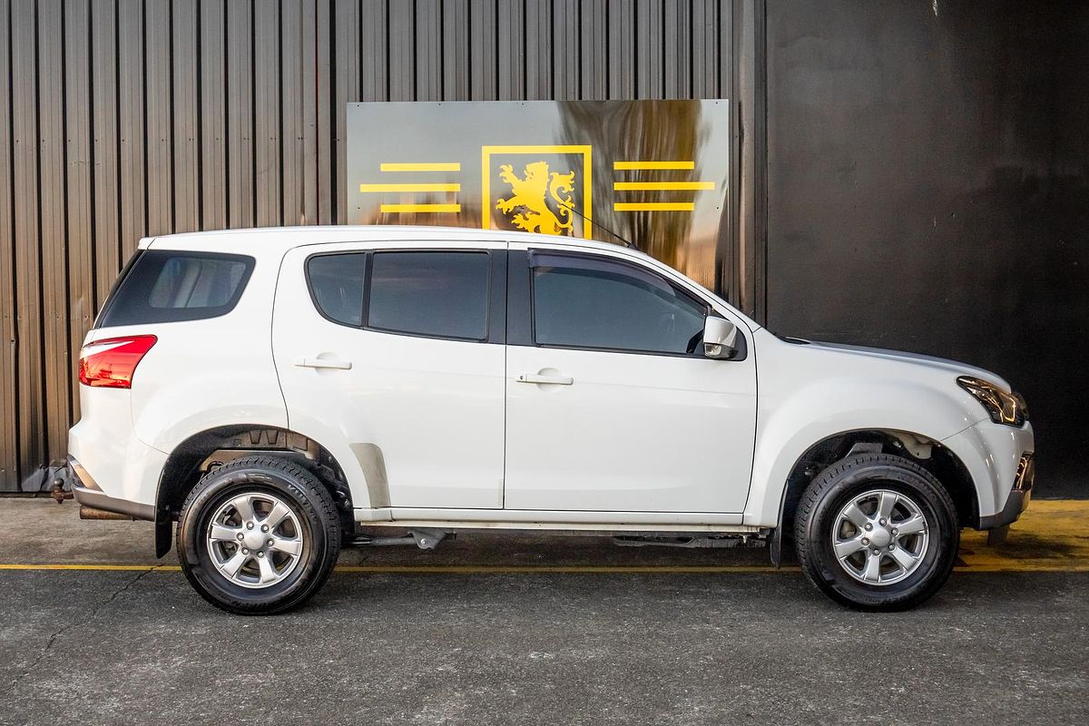 2017 Isuzu MU-X LS-M