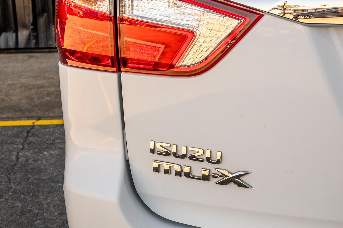 2017 Isuzu MU-X LS-M