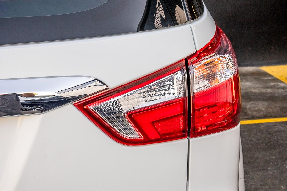 2017 Isuzu MU-X LS-M