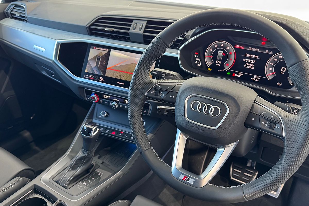 2025 Audi Q3 40 TFSI S line F3