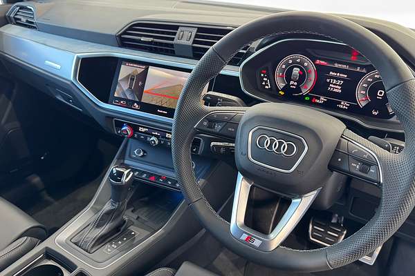 2025 Audi Q3 40 TFSI S line F3