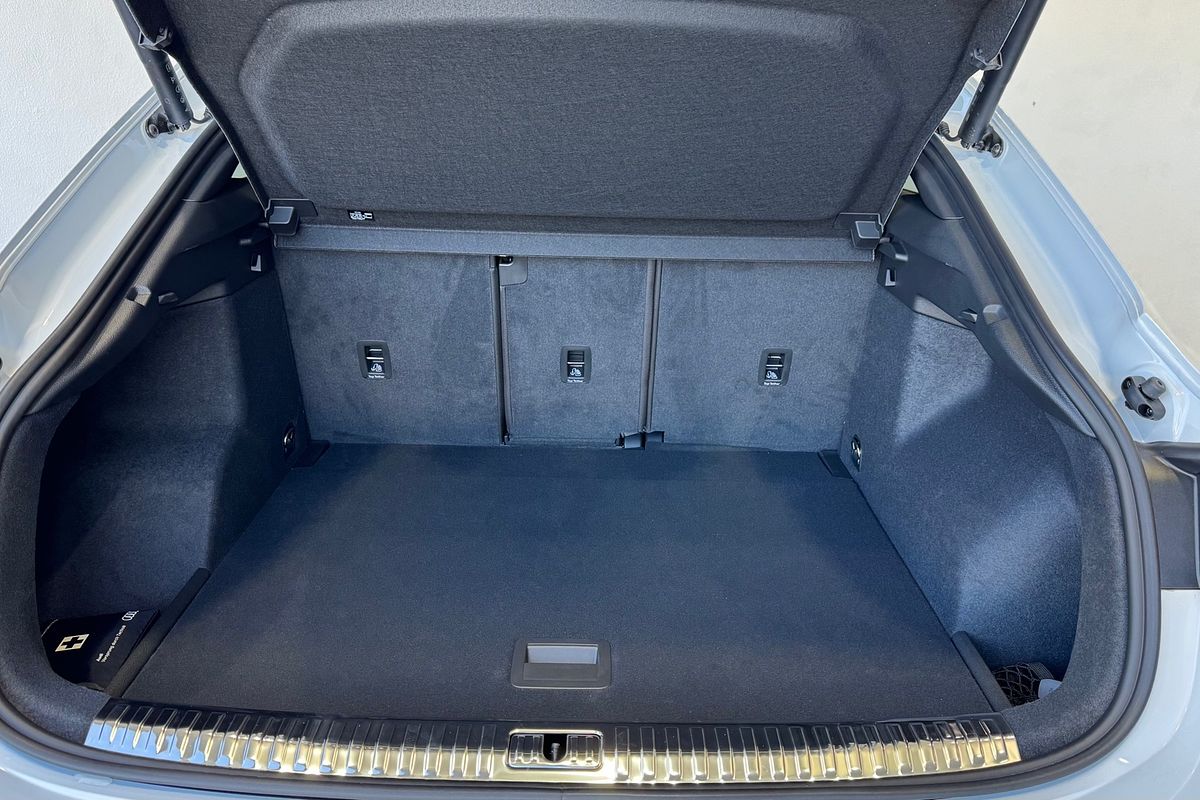 2025 Audi Q3 40 TFSI S line F3