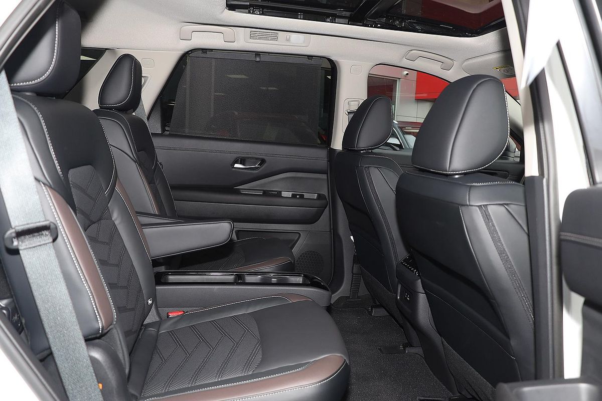 2023 Nissan Pathfinder Ti-L R53
