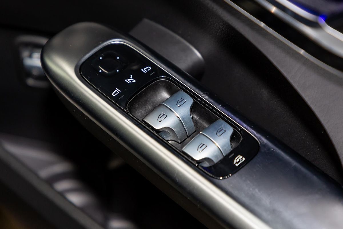 2024 Mercedes-Benz C-Class C300 W206