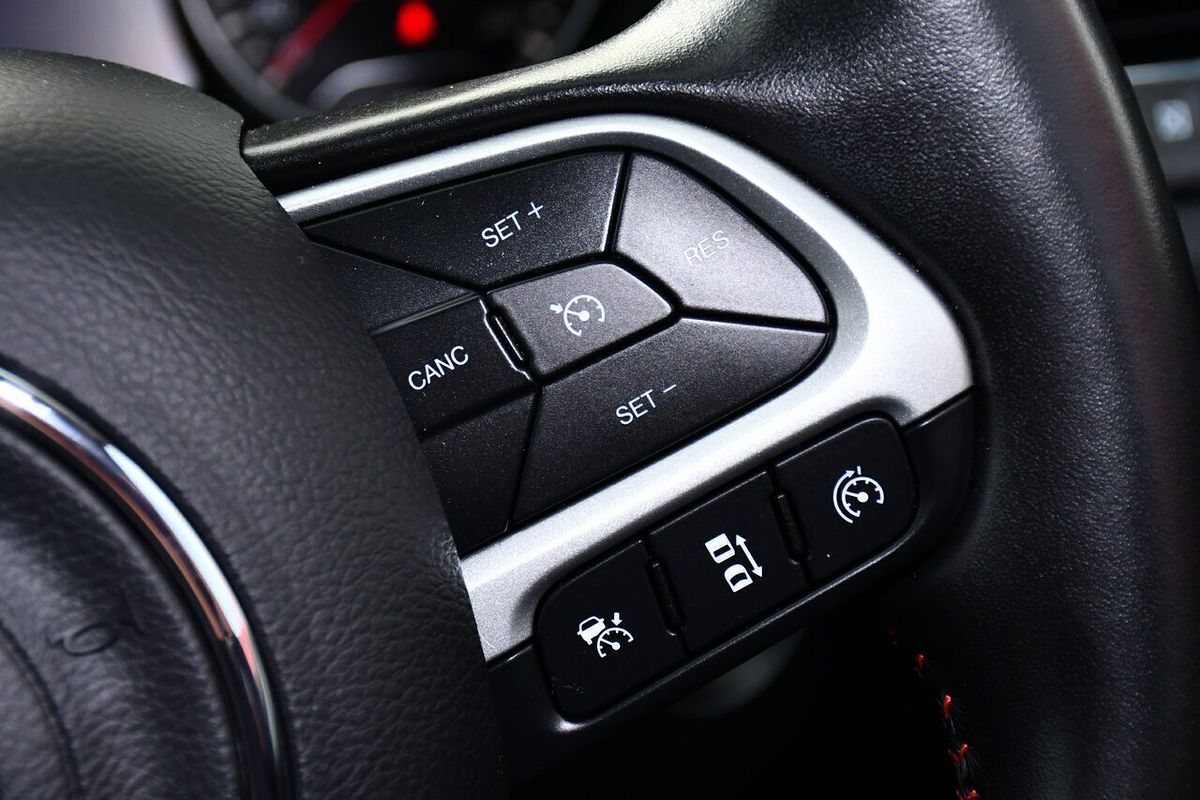 2021 Jeep Compass Trailhawk M6