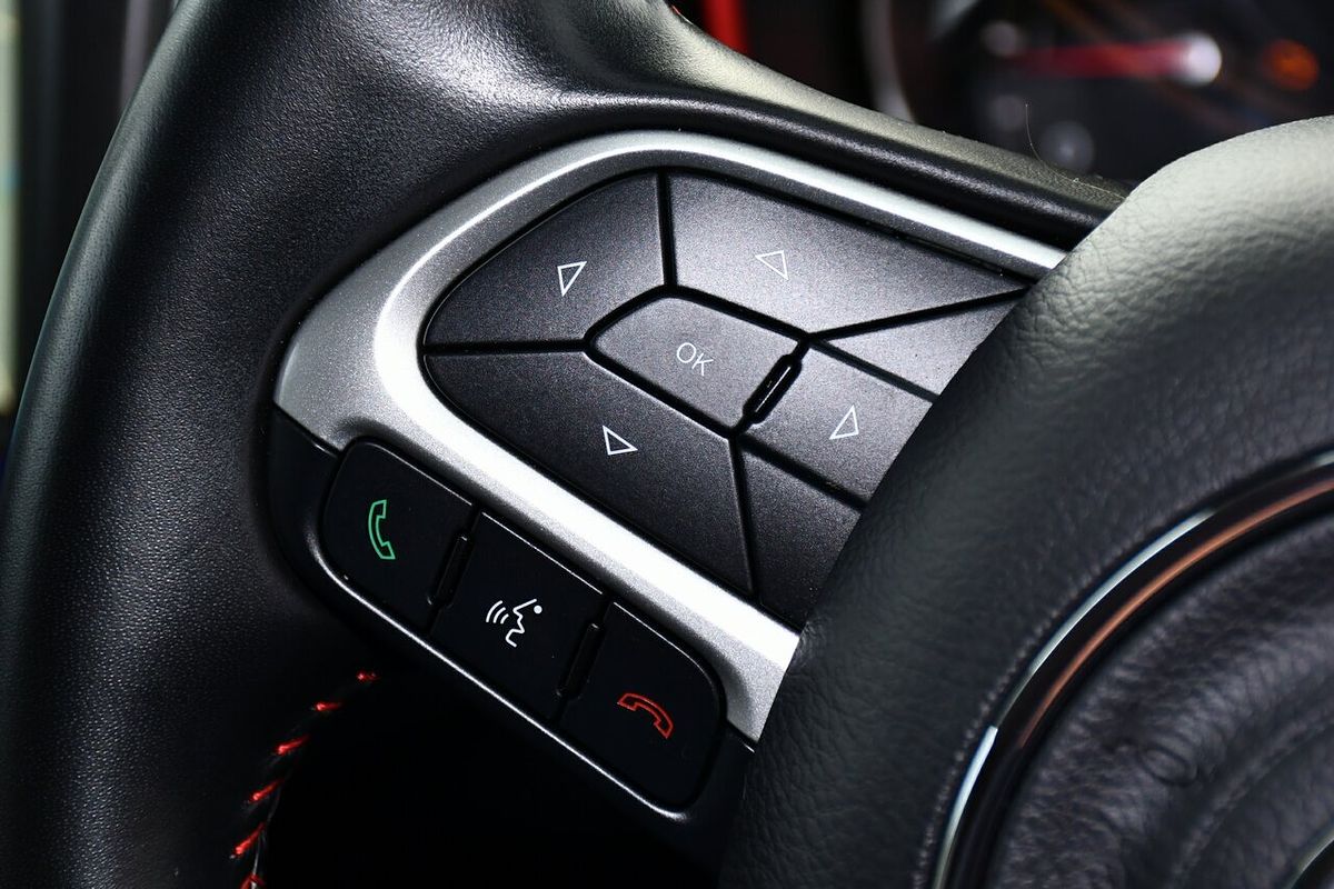 2021 Jeep Compass Trailhawk M6