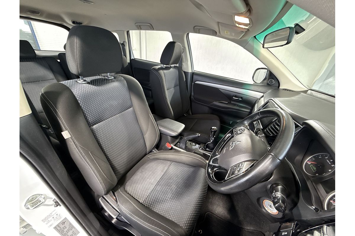 2017 Mitsubishi Outlander ES ZL