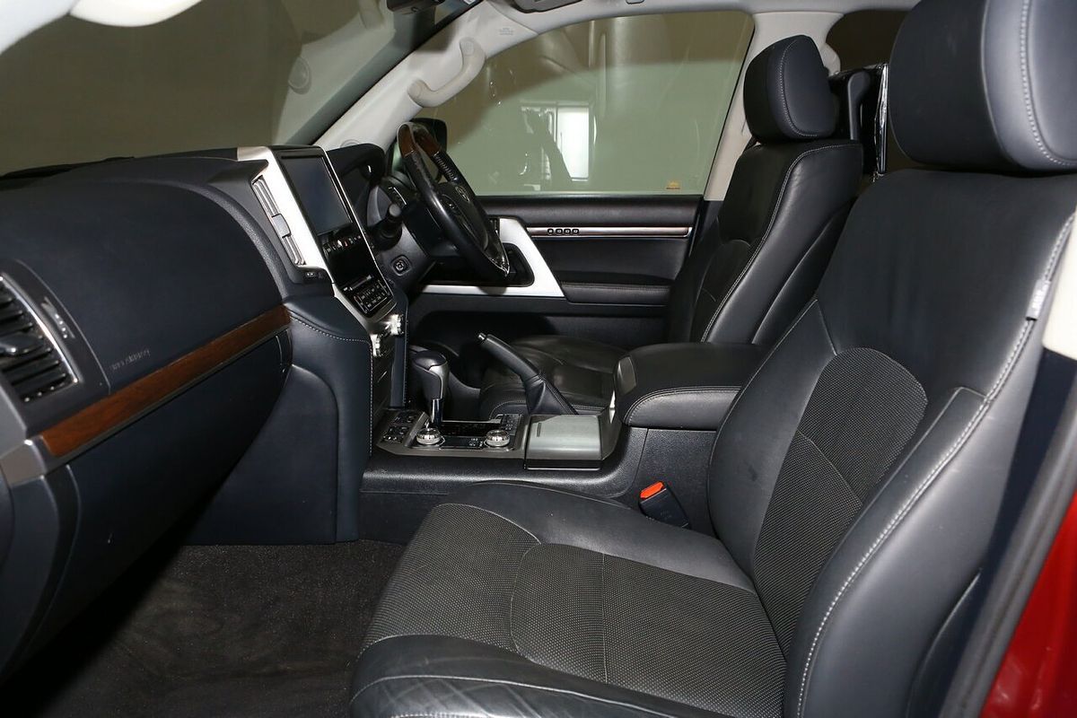 2019 Toyota Landcruiser Sahara VDJ200R