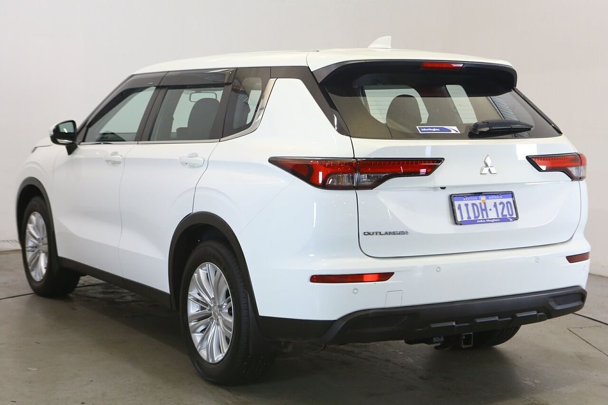 2022 Mitsubishi Outlander ES ZM