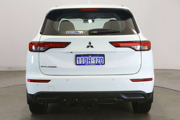 2022 Mitsubishi Outlander ES ZM
