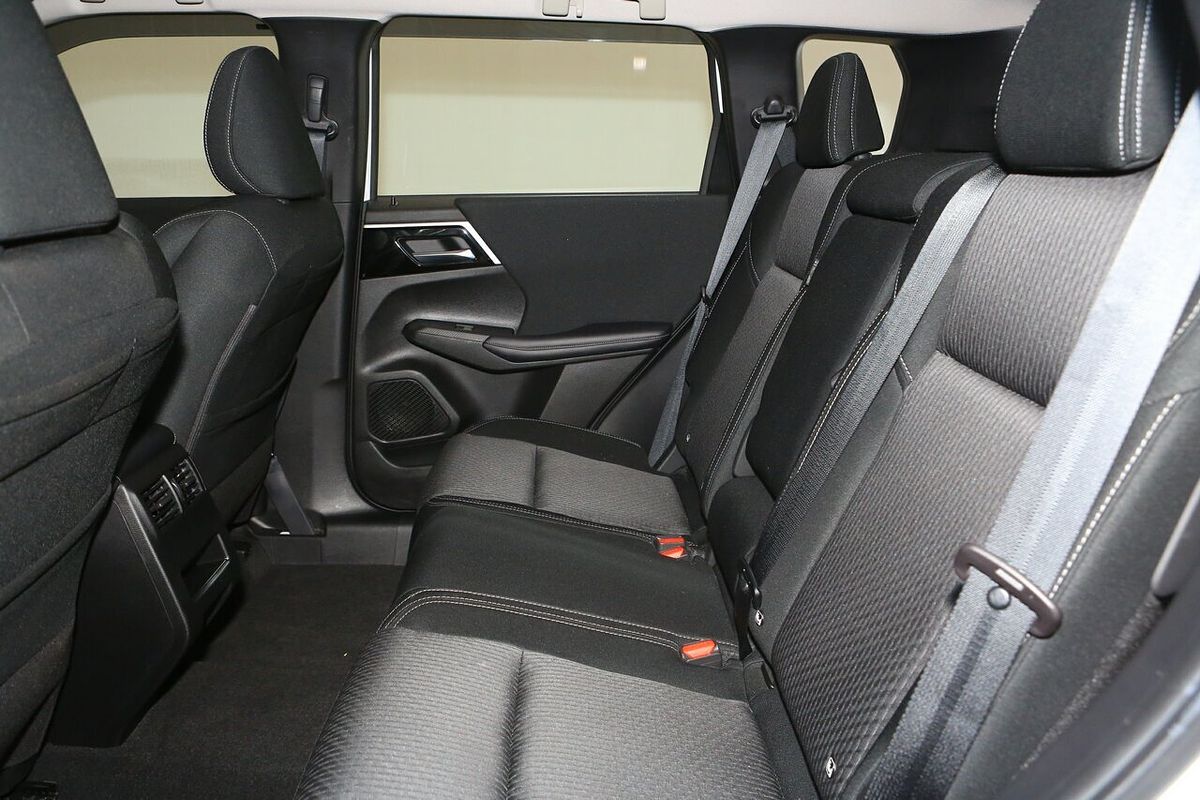2022 Mitsubishi Outlander ES ZM
