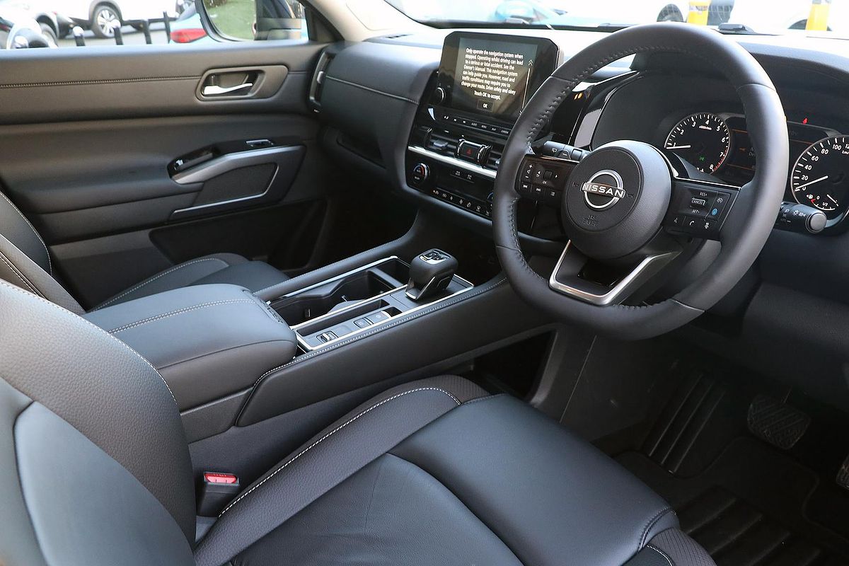 2025 Nissan Pathfinder Ti R53