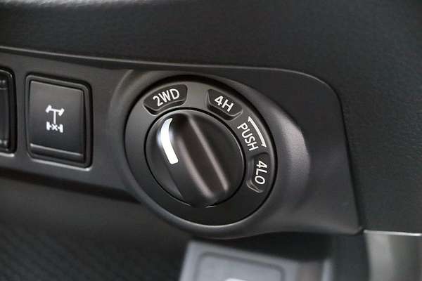 2025 Nissan Navara SL D23 4X4