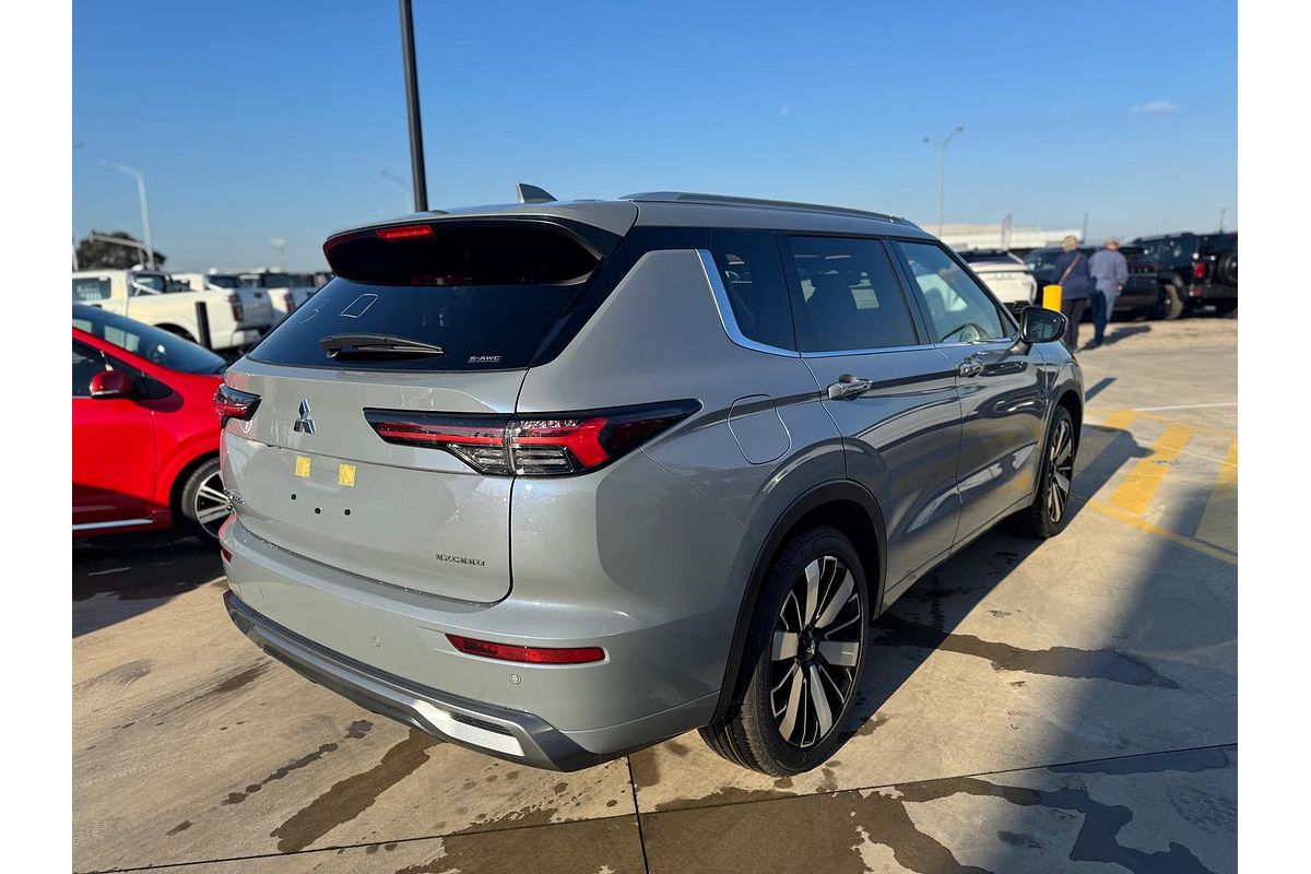2025 Mitsubishi Outlander Exceed ZM