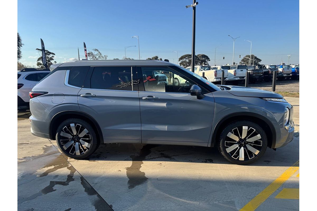 2025 Mitsubishi Outlander Exceed ZM